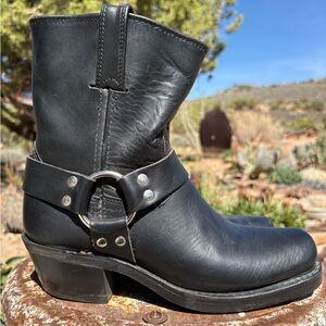 FRYE 🇺🇸 8R Harness Boots